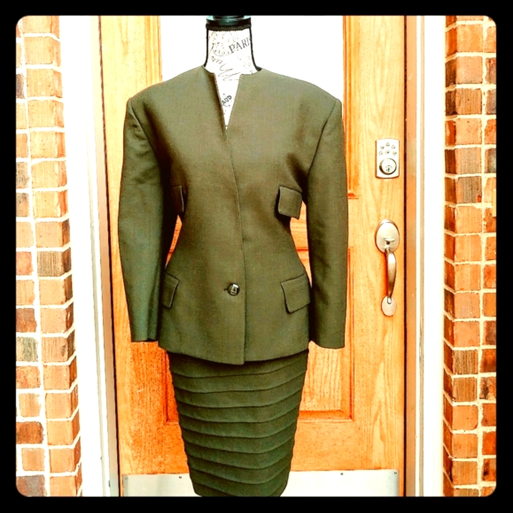 RARE GIANNI VERSACE 42 6 OLIVE WOOL TAILORED FIT VINTAGE SKIRT SUIT